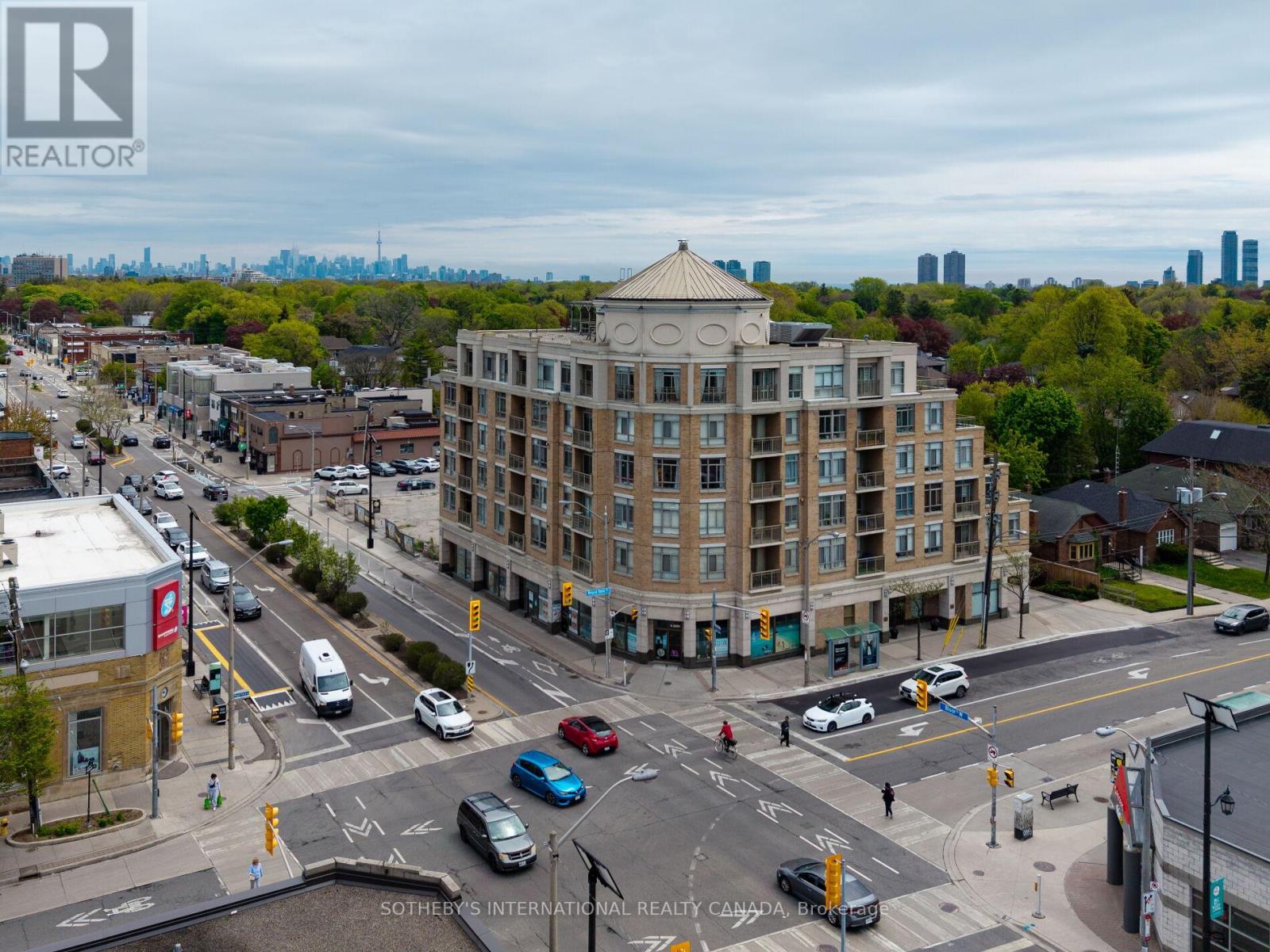 601 - 935 Royal York Road, Toronto (Stonegate-Queensway), Ontario  M8Y 4H1 - Photo 1 - W12154096