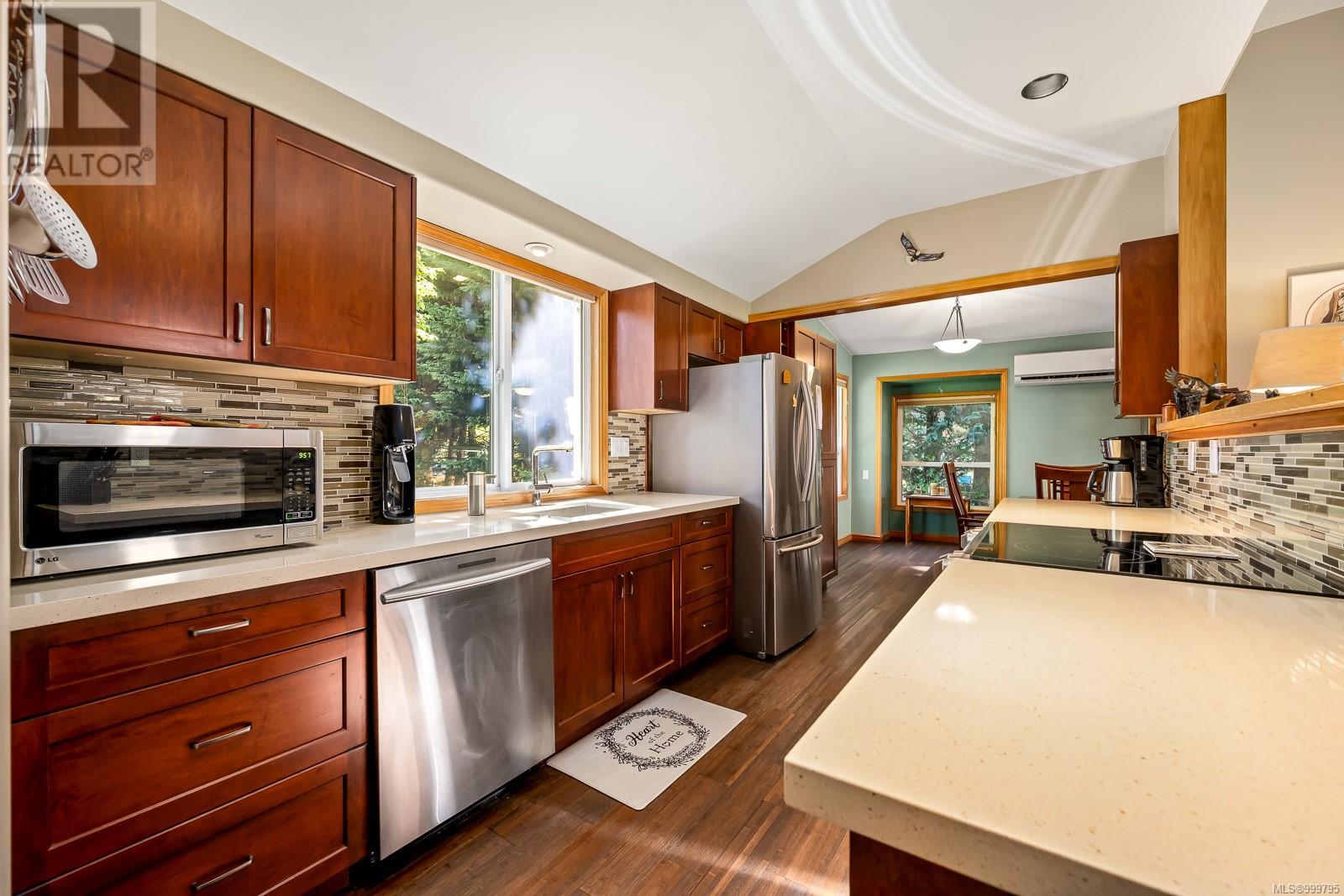 1307 Anderton Rd, Comox, British Columbia  V9M 3Z2 - Photo 5 - 999795