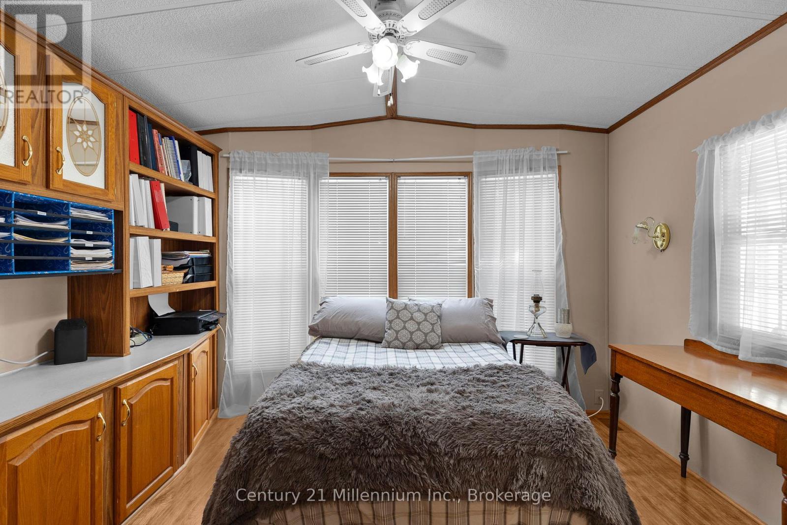59 Topaz Street, Wasaga Beach, Ontario L9Z 1X7 - Photo 16 - S12153973