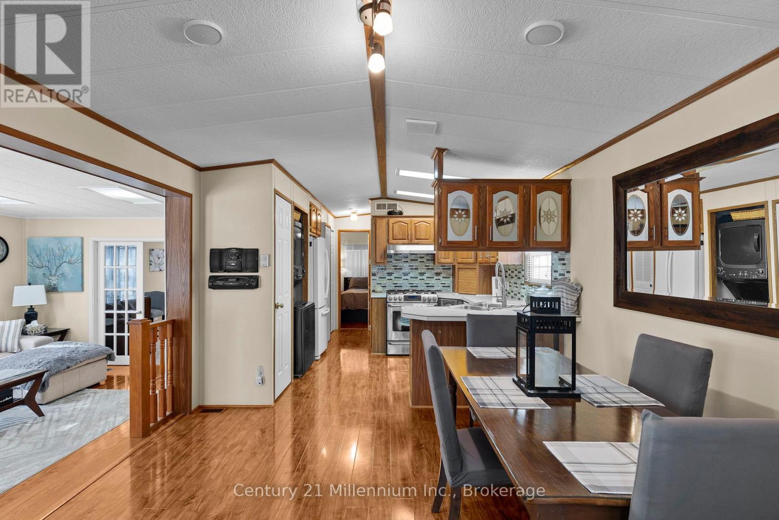 59 Topaz Street, Wasaga Beach, Ontario  L9Z 1X7 - Photo 14 - S12153973