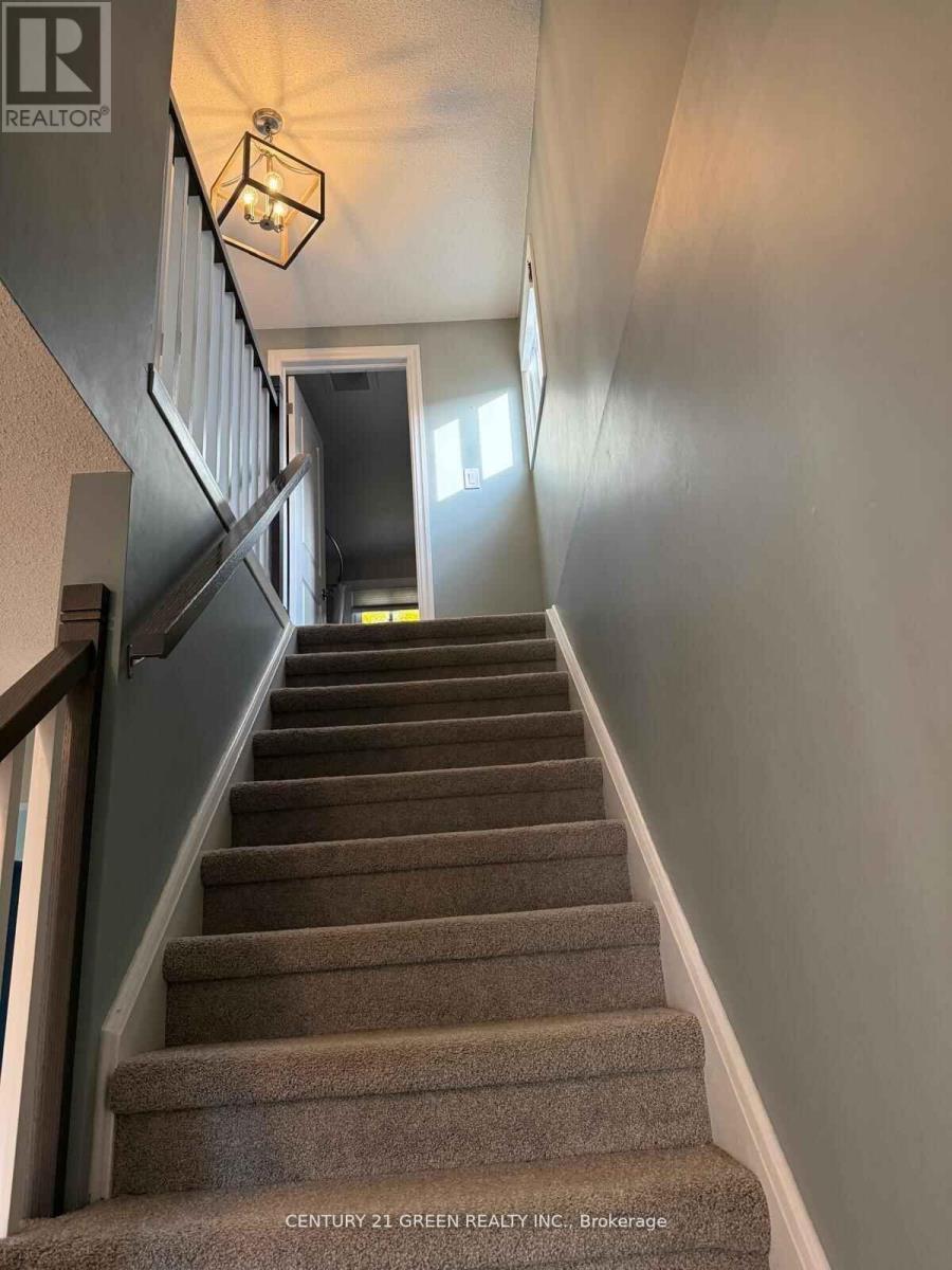 720 Hillary Street, Sarnia, Ontario  N7T 7T8 - Photo 10 - X12153918