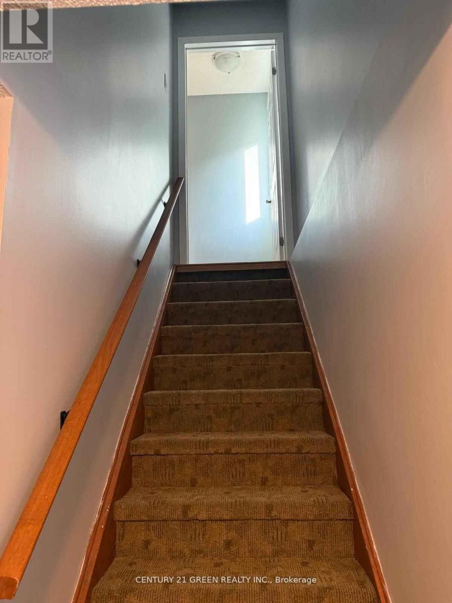 720 Hillary Street, Sarnia, Ontario  N7T 7T8 - Photo 11 - X12153918
