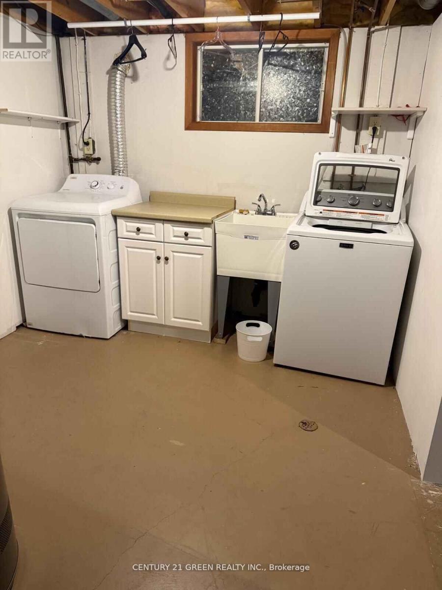 720 Hillary Street, Sarnia, Ontario  N7T 7T8 - Photo 13 - X12153918