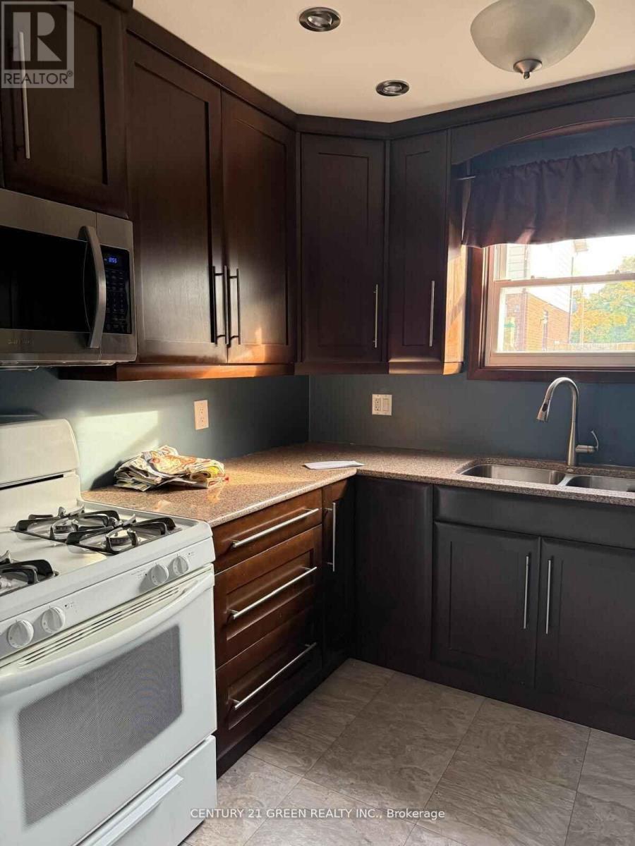 720 Hillary Street, Sarnia, Ontario  N7T 7T8 - Photo 7 - X12153918