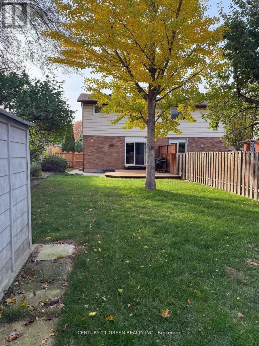 720 Hillary Street, Sarnia, Ontario  N7T 7T8 - Photo 9 - X12153918