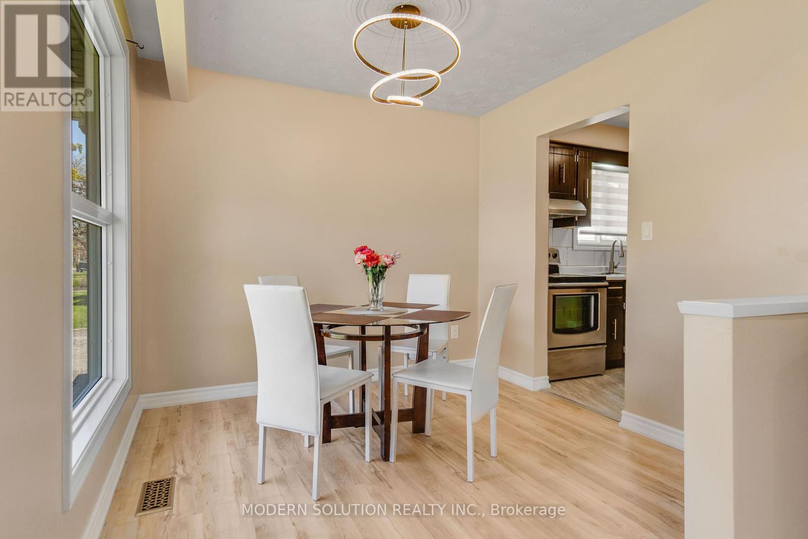 90 Glen Park Road, St. Catharines, Ontario  L2N 3E9 - Photo 11 - X12153947