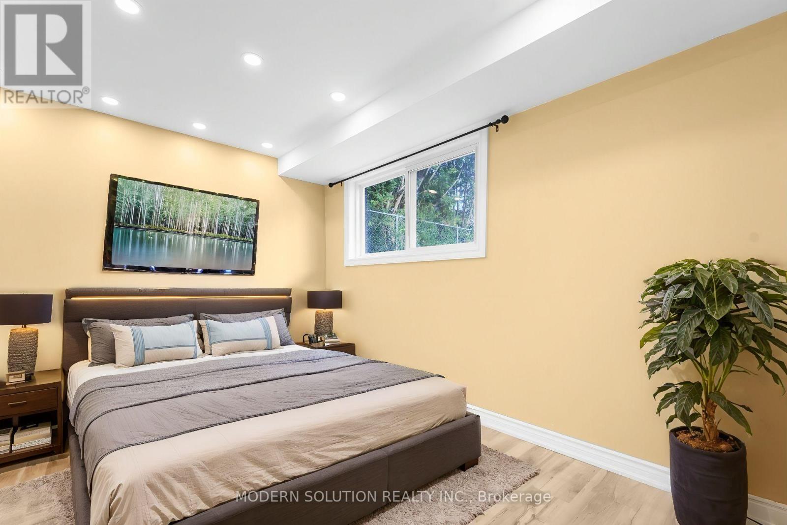 90 Glen Park Road, St. Catharines, Ontario  L2N 3E9 - Photo 24 - X12153947