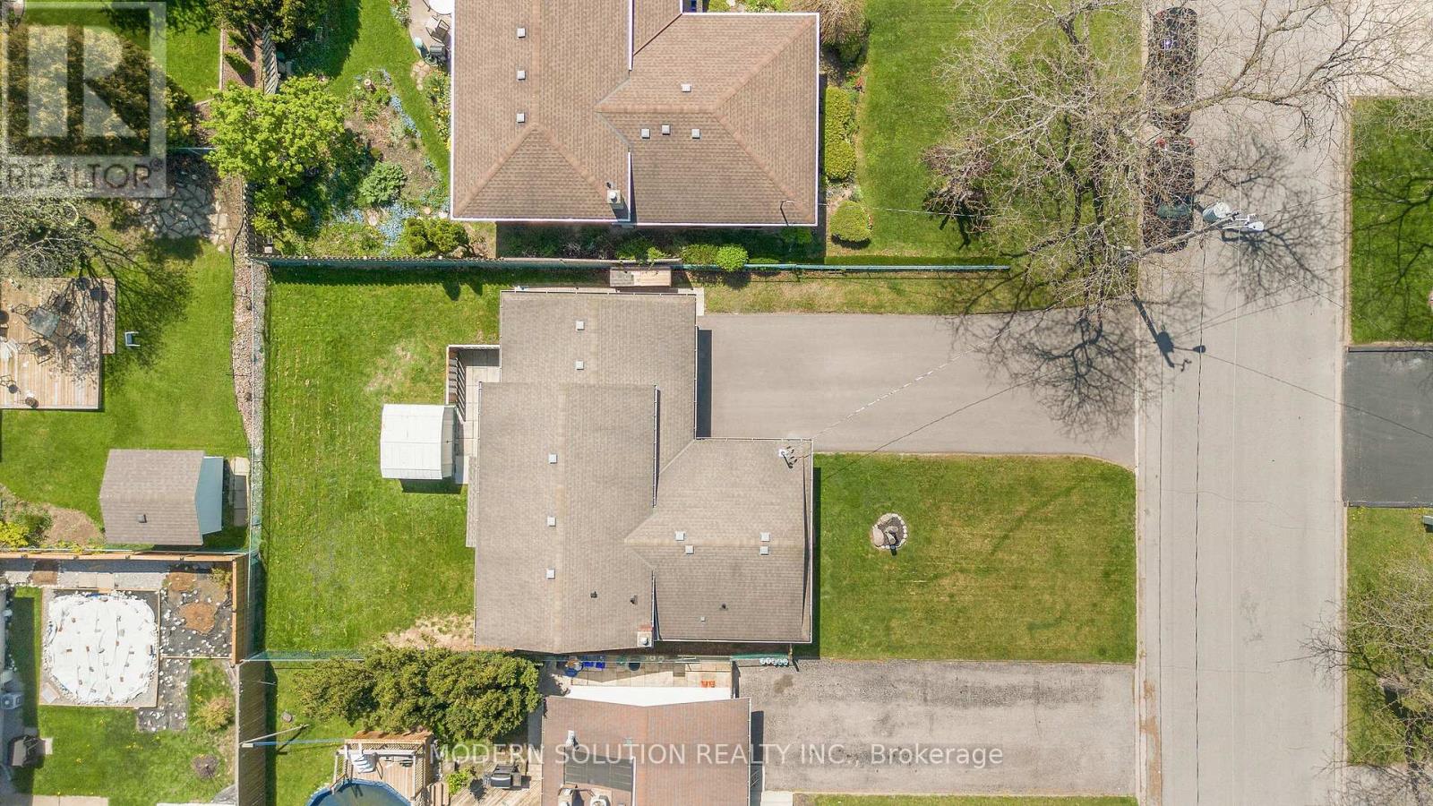 90 Glen Park Road, St. Catharines, Ontario  L2N 3E9 - Photo 3 - X12153947