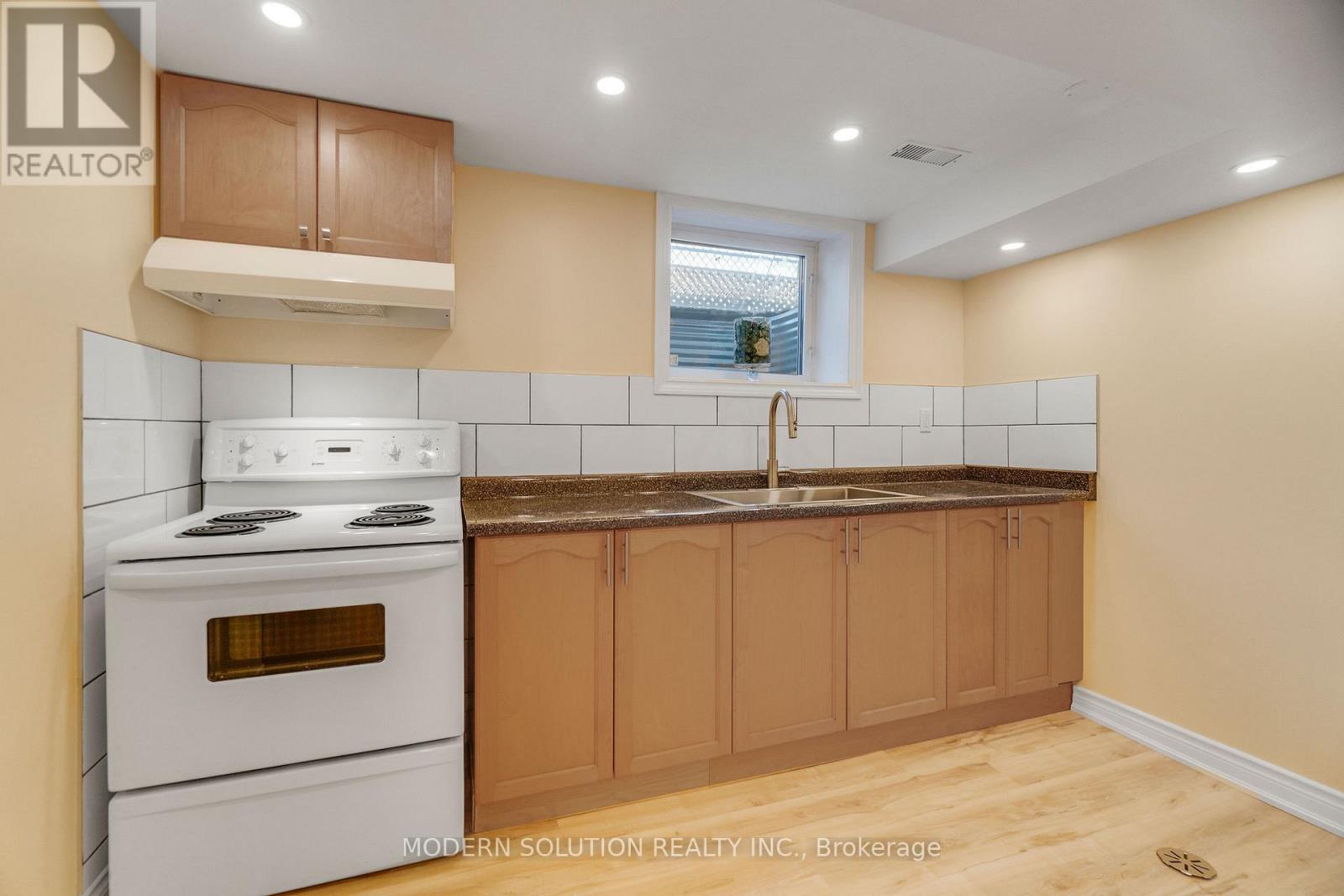 90 Glen Park Road, St. Catharines, Ontario  L2N 3E9 - Photo 32 - X12153947