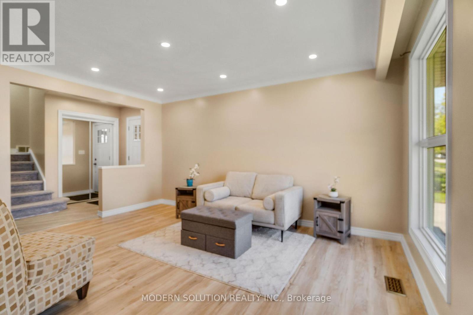 90 Glen Park Road, St. Catharines, Ontario  L2N 3E9 - Photo 9 - X12153947