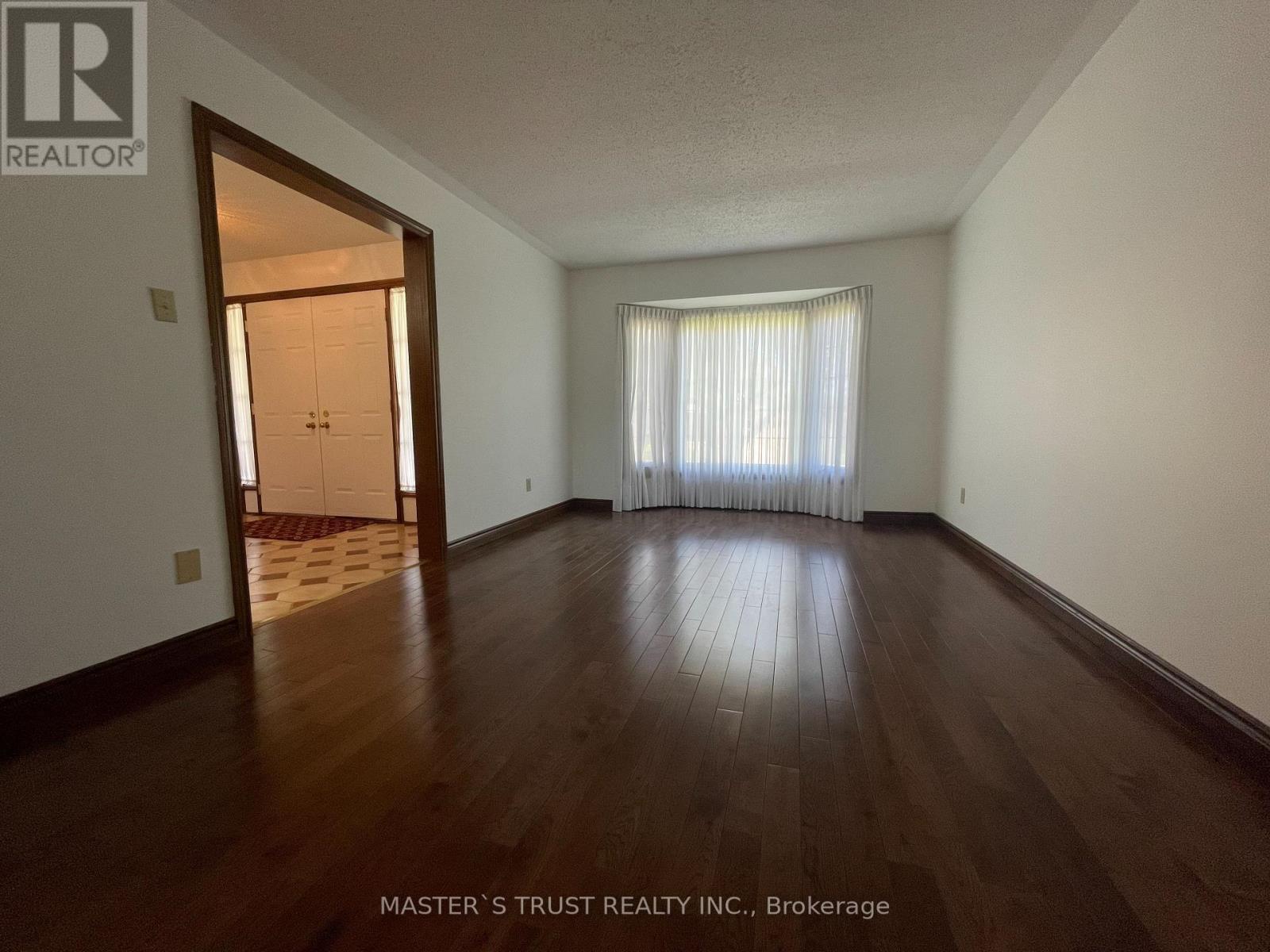 9 Mountainview Crescent, London South, Ontario  N6J 4M9 - Photo 6 - X12153967