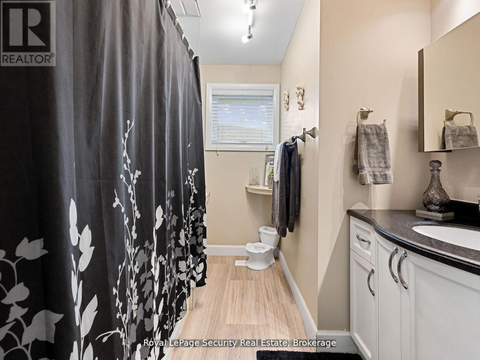 2 Maitland Avenue, Hamilton, Ontario  L9A 3J3 - Photo 28 - X12153989