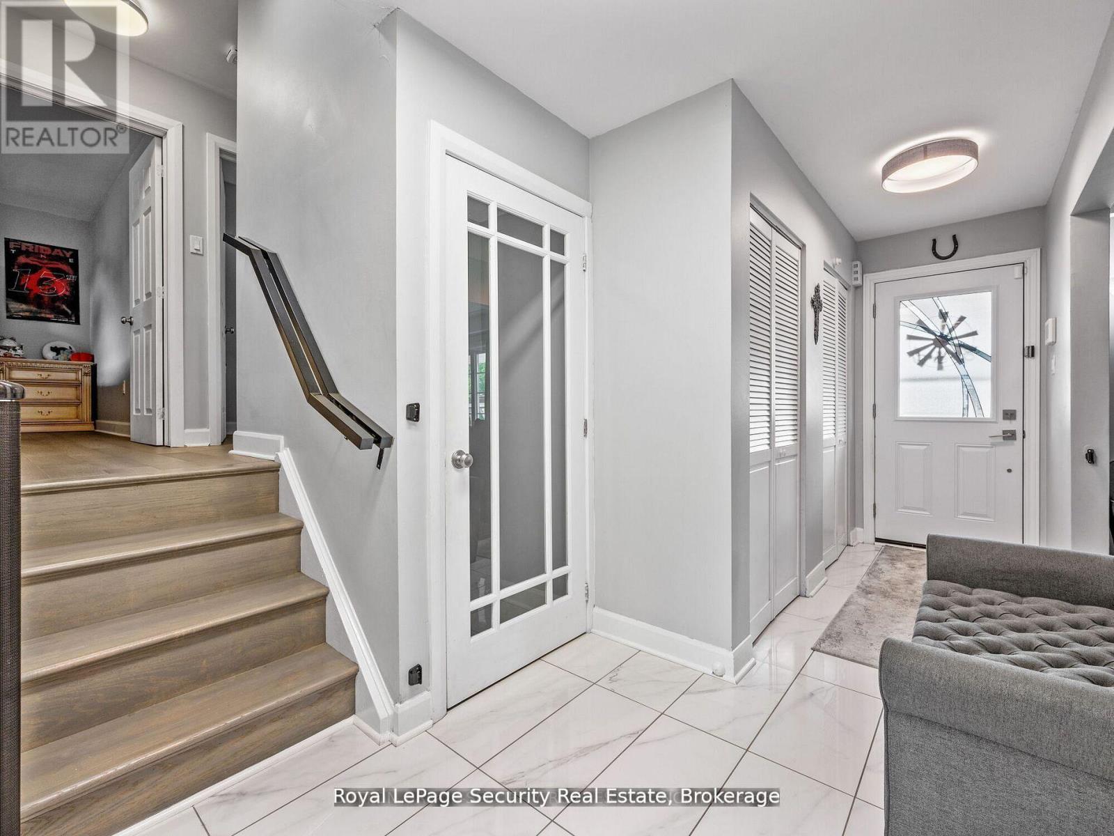 2 Maitland Avenue, Hamilton, Ontario  L9A 3J3 - Photo 8 - X12153989
