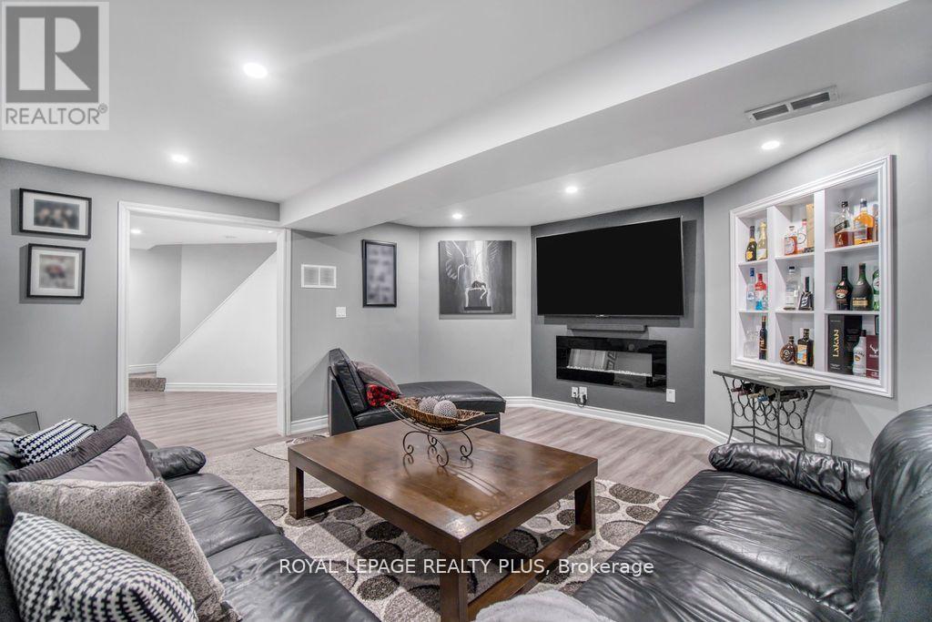117 Pine Ridge Drive, Guelph, Ontario  N2L 1H7 - Photo 37 - X12154028