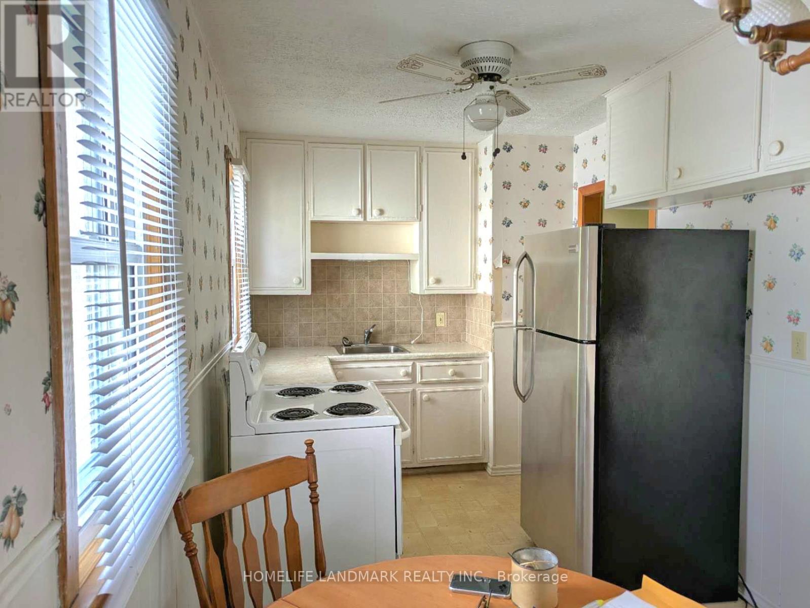 87 Ballantyne Avenue, Cambridge, Ontario  N1R 2S4 - Photo 14 - X12154030