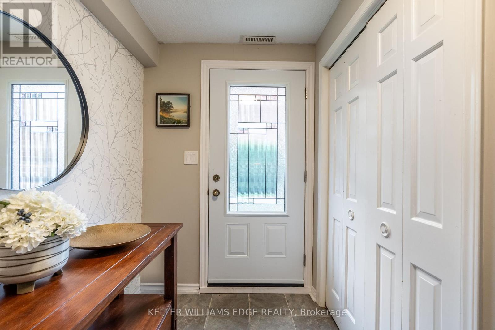 7 - 91 Livingston Avenue, Grimsby (Grimsby West), Ontario  L3M 1L4 - Photo 4 - X12154069