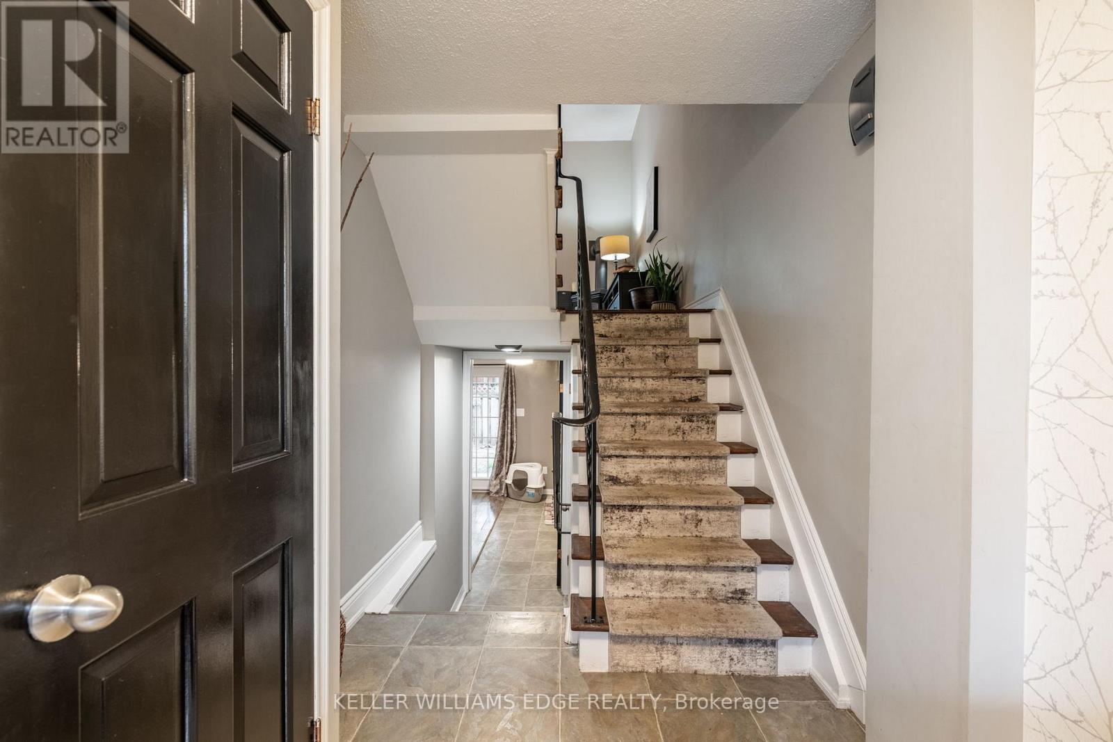 7 - 91 Livingston Avenue, Grimsby (Grimsby West), Ontario  L3M 1L4 - Photo 5 - X12154069