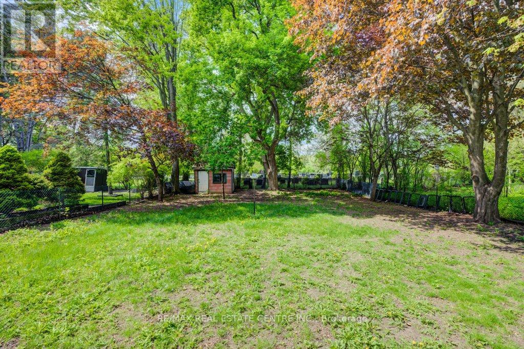 248 Fergus Avenue, Kitchener, Ontario  N2A 2H5 - Photo 46 - X12154079