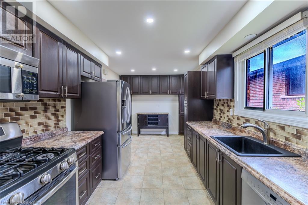 Property at 17 TAYMALL Street image 4