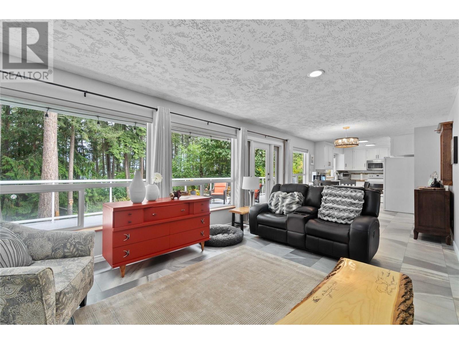 2408 Mount Tuam Crescent, Sorrento, British Columbia  V0E 2W2 - Photo 13 - 10347974
