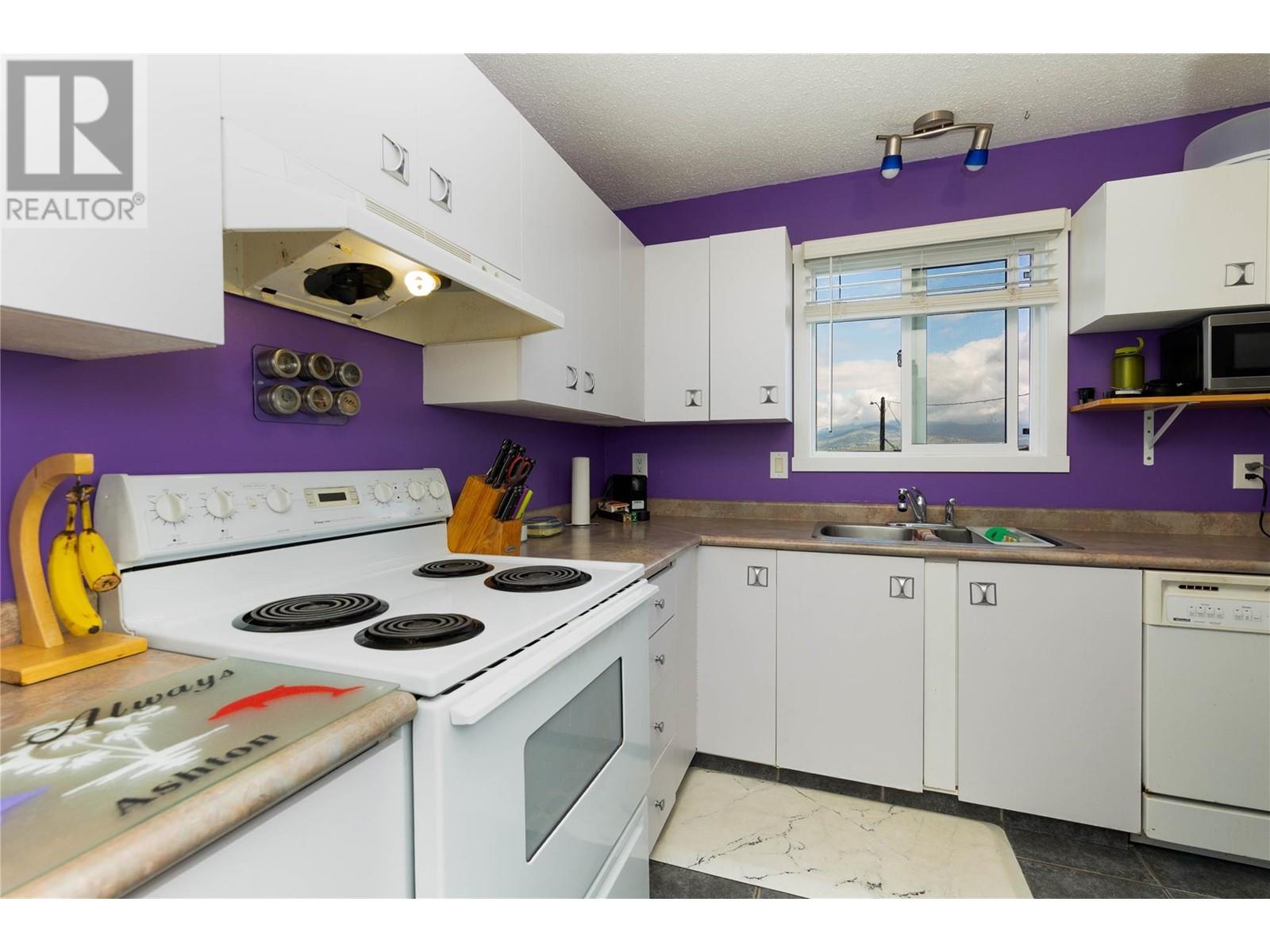 3415 16 Avenue, Vernon, British Columbia  V1T 8C5 - Photo 5 - 10347490