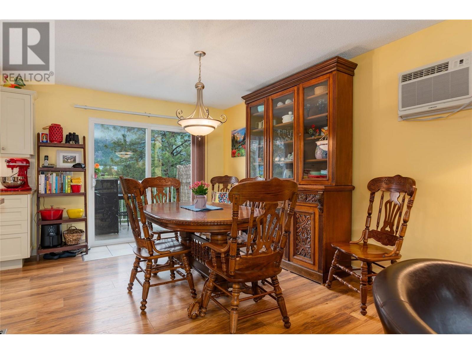 Property at 1923 Riverside Crescent image 2