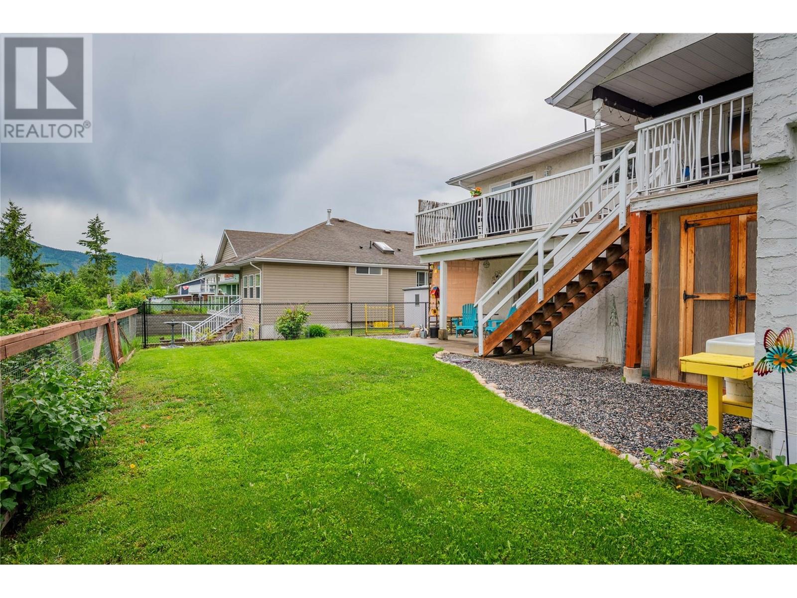 1923 Riverside Crescent, Castlegar, BC V1N3W5