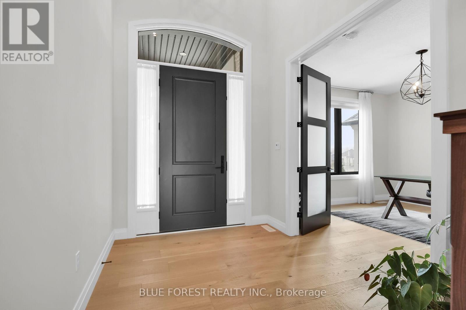 Property at 1056 TRAILSWAY AVENUE image 3
