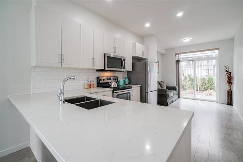 32 14555 68 Avenue, Surrey, British Columbia  V3S 2A8 - Photo 3 - R3002960