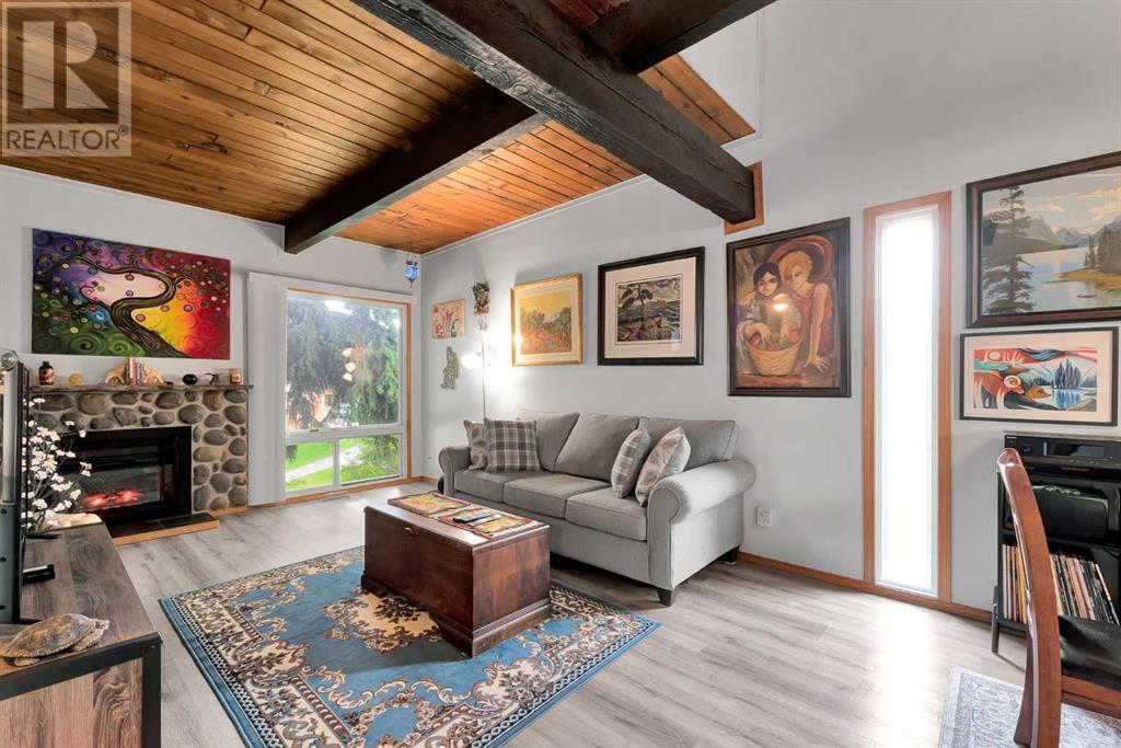 Property at 114 Pinemont Bay NE image 3