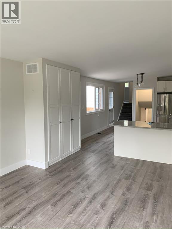 1135 Tavistock Drive, Burlington, Ontario  L7P 2N3 - Photo 6 - 40723608