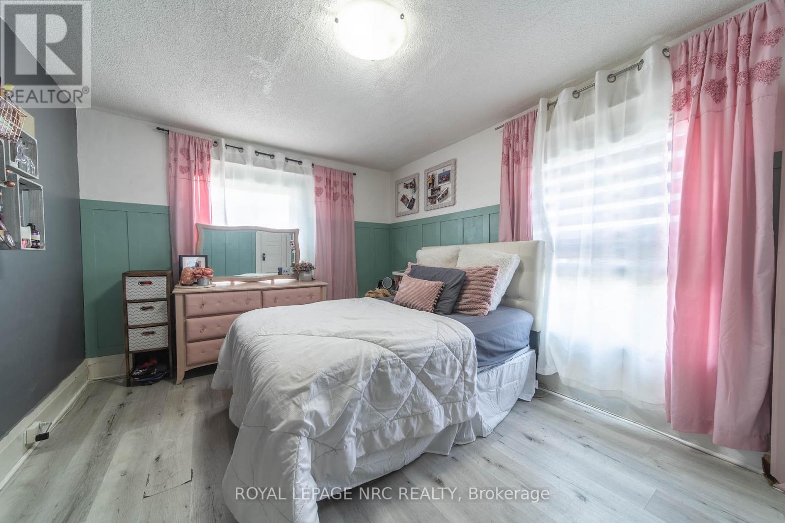 4789 Saint Clair Avenue, Niagara Falls, Ontario  L2E 3T2 - Photo 19 - X12154228
