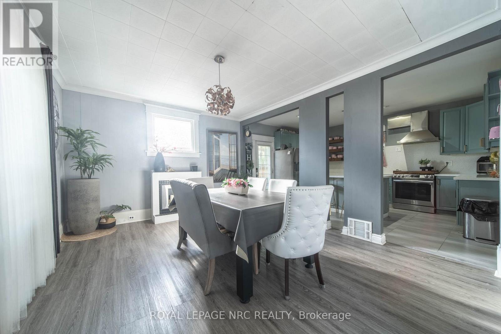 4789 Saint Clair Avenue, Niagara Falls, Ontario  L2E 3T2 - Photo 8 - X12154228