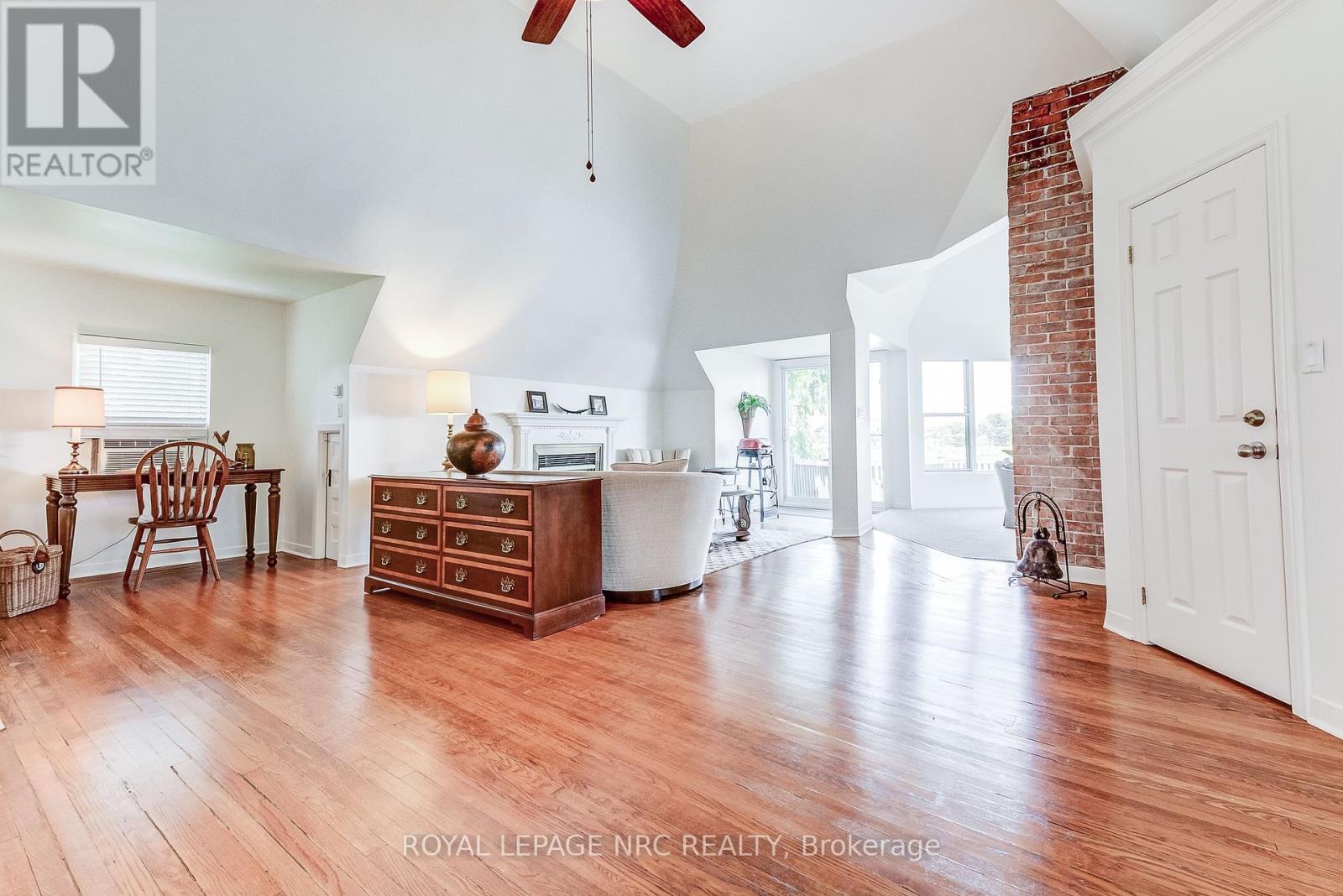 56 West Street, Port Colborne, Ontario  L3K 4C8 - Photo 5 - X12154262