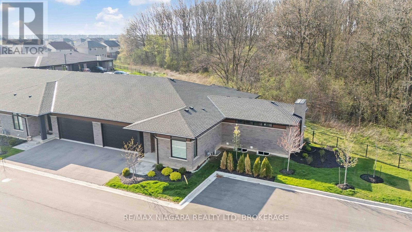 16 - 300 Richmond Street, Thorold, Ontario  L2V 5B9 - Photo 1 - X12154292