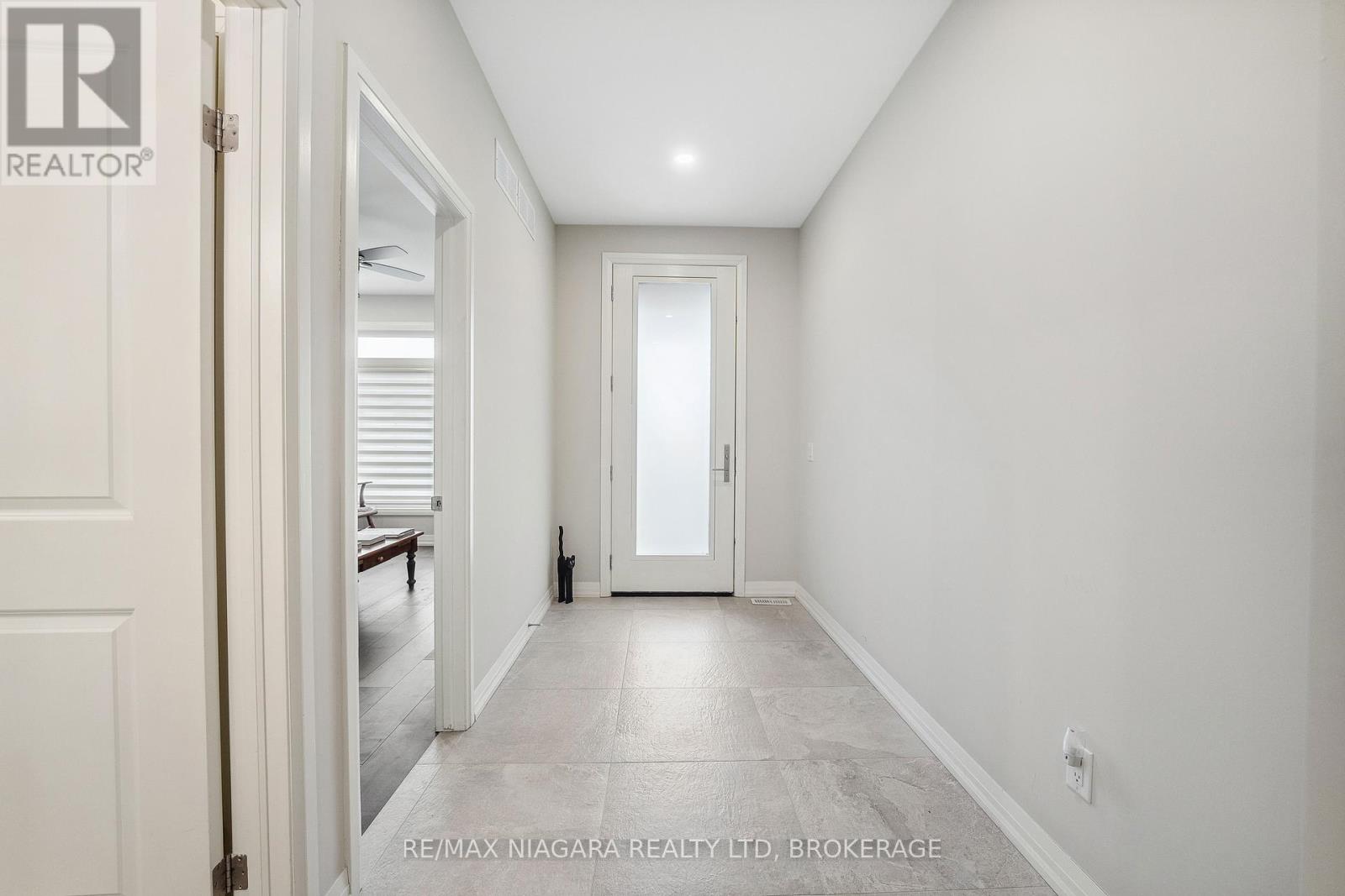 16 - 300 Richmond Street, Thorold, Ontario  L2V 5B9 - Photo 3 - X12154292