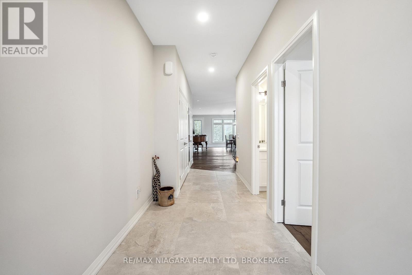 16 - 300 Richmond Street, Thorold, Ontario  L2V 5B9 - Photo 4 - X12154292