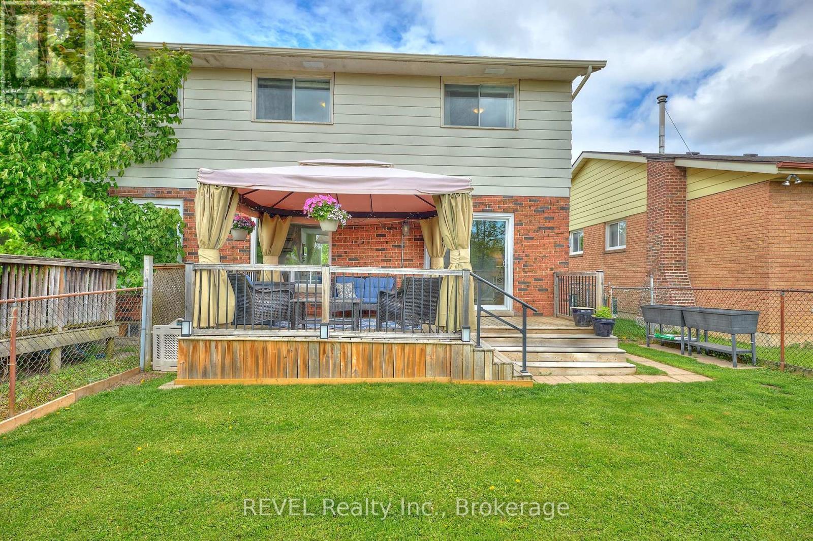 8 Baxter Crescent, Thorold, Ontario  L2V 4R6 - Photo 36 - X12154359