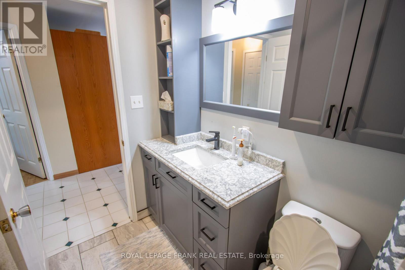 1070 Towering Oaks Trail, Minden Hills, Ontario  K0M 2L0 - Photo 28 - X12154241