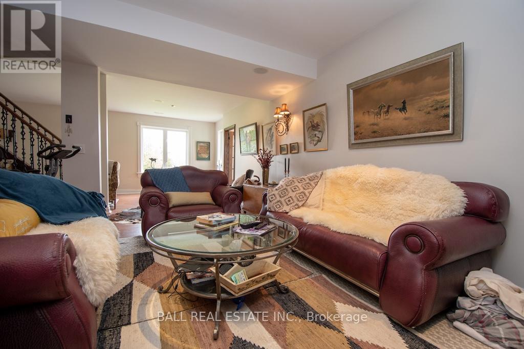 3072 Whites Road, Selwyn, Ontario  K0L 2H0 - Photo 34 - X12154307