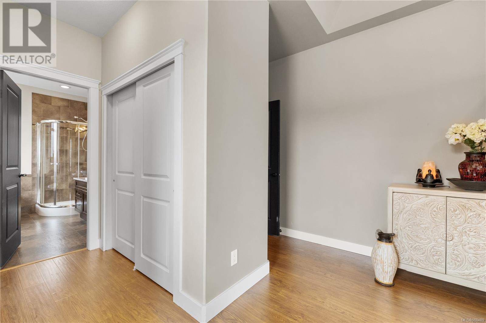 Property at 275 Dahl Rd image 1