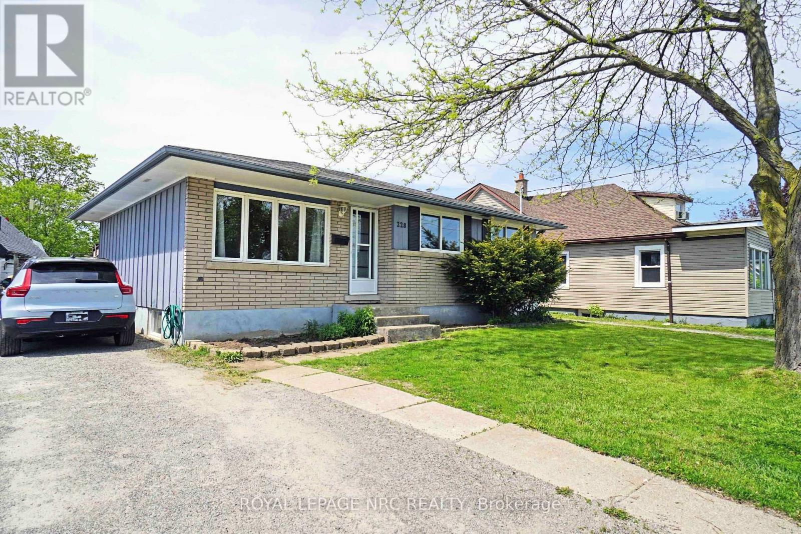 228 Pelham Road, St. Catharines, Ontario  L2S 1X6 - Photo 50 - X12146133