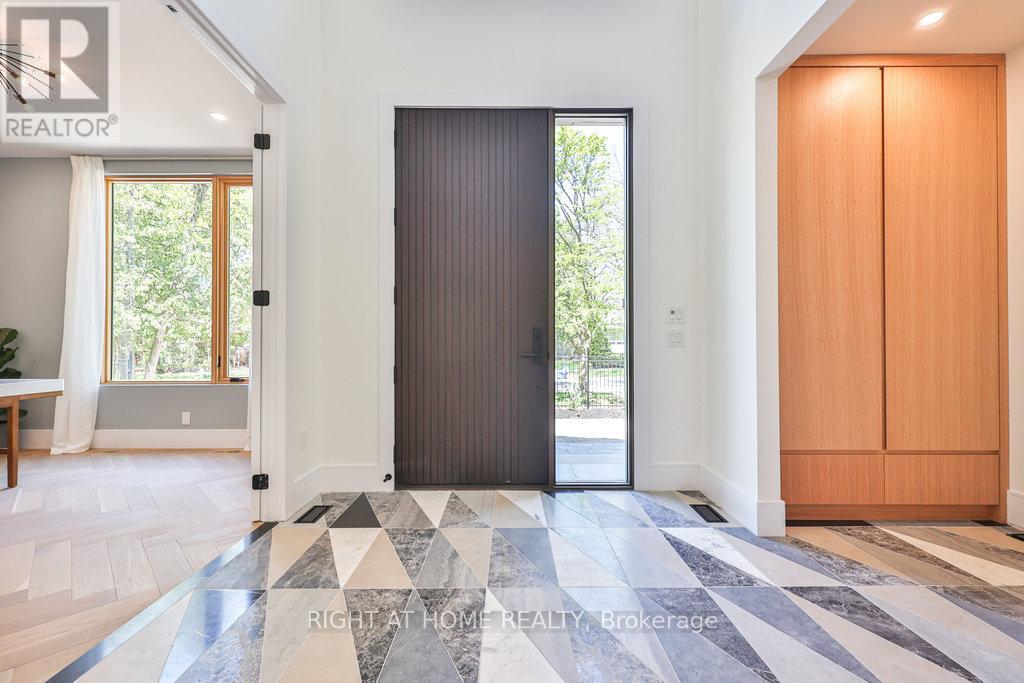 920 Calder Road, Mississauga, Ontario  L5J 2N7 - Photo 7 - W12150580