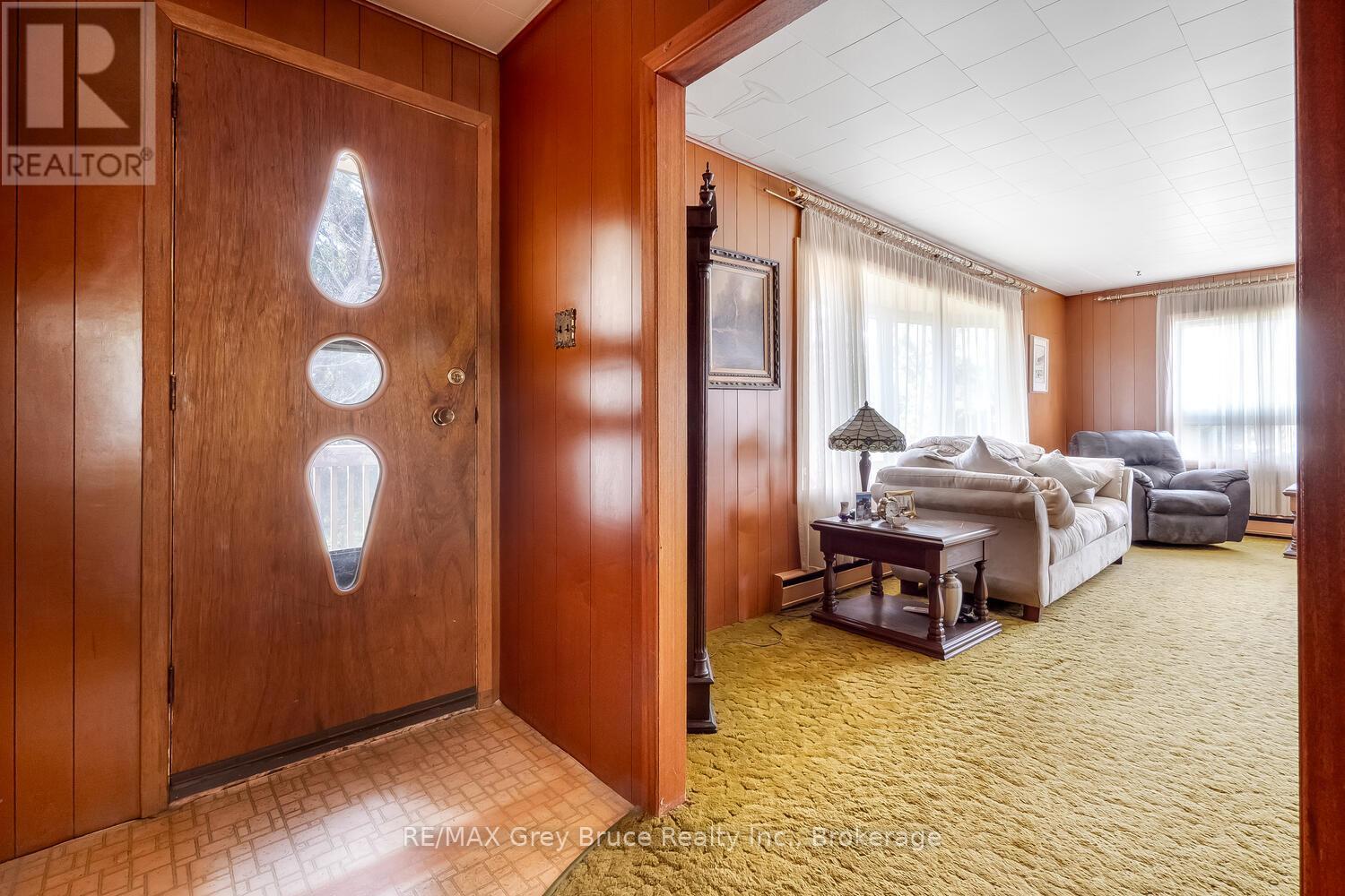 7382 Highway 6, Northern Bruce Peninsula, Ontario  N0H 2R0 - Photo 11 - X12154209