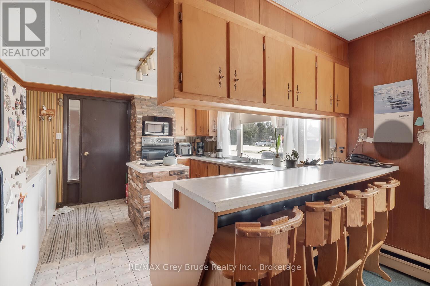 7382 Highway 6, Northern Bruce Peninsula, Ontario  N0H 2R0 - Photo 3 - X12154209