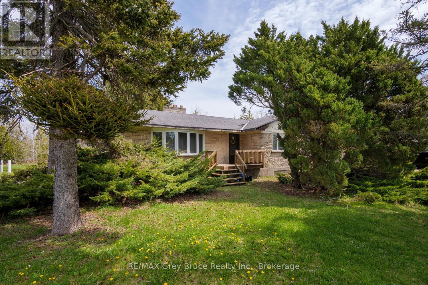 7382 Highway 6, Northern Bruce Peninsula, Ontario  N0H 2R0 - Photo 9 - X12154209