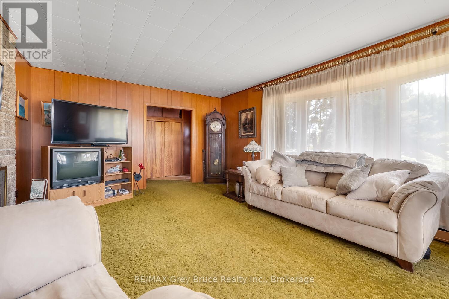 7382 Highway 6 Highway, Northern Bruce Peninsula, Ontario  N0H 2R0 - Photo 14 - X12154220