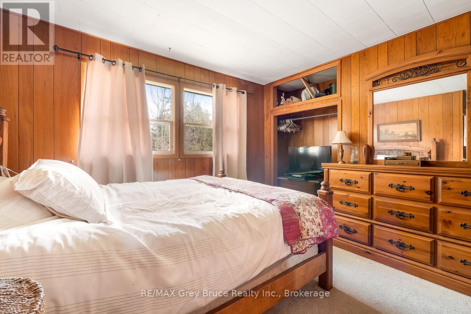 7382 Highway 6 Highway, Northern Bruce Peninsula, Ontario  N0H 2R0 - Photo 19 - X12154220