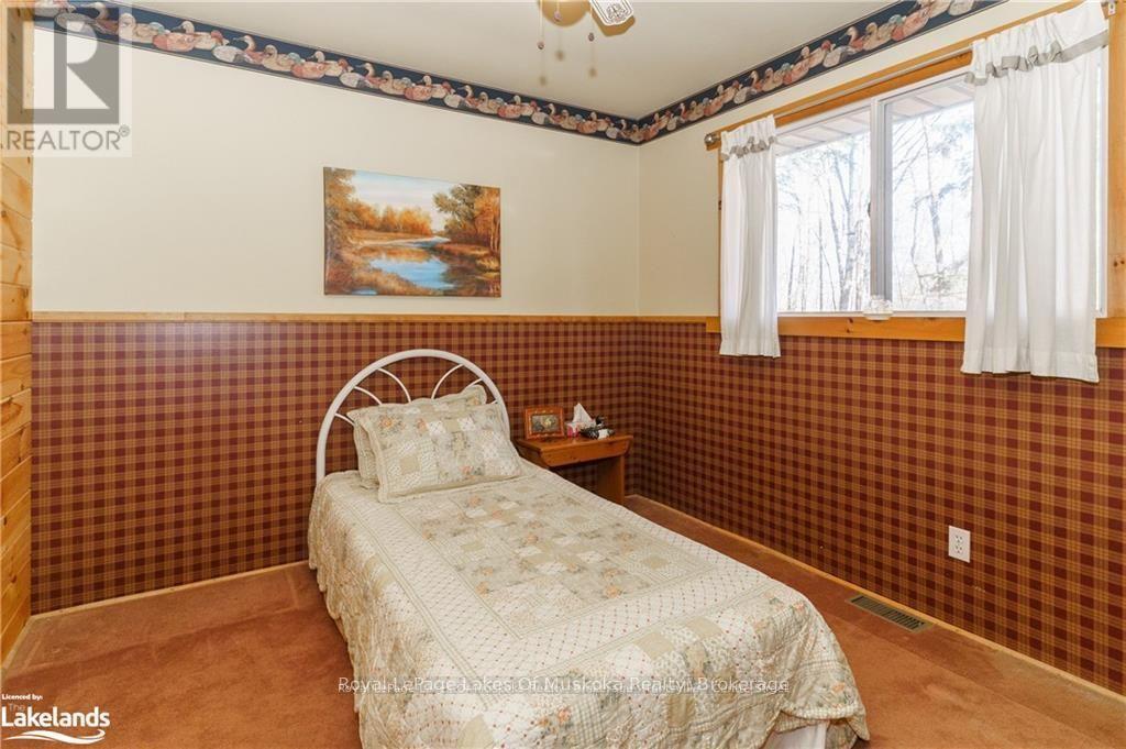 32 Maple Leaf Drive, Huntsville, Ontario P1H 2J2 - Photo 16 - X12154256