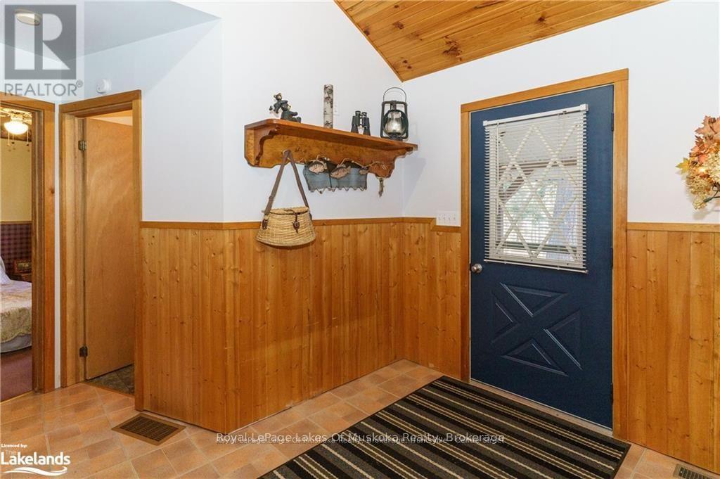 32 Maple Leaf Drive, Huntsville, Ontario P1H 2J2 - Photo 3 - X12154256